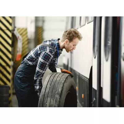 Как выбрать шины для грузового автомобиля?