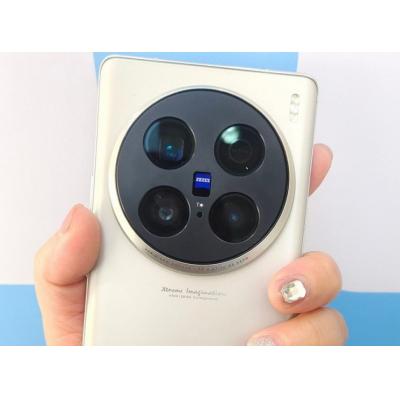 Vivo показала огромные 1-дюймовые камеры флагмана X200 Ultra Zeiss
