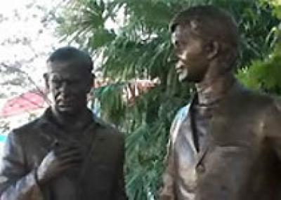 Памятник героям `Бриллиантовой руки` появился в сочинском порту