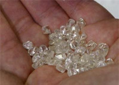В Крыму у прилетевшей из Турции женщины обнаружили 3,5 тысячи контрабандных бриллиантов