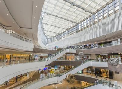 Россияне меньше ходят в ТЦ из-за их большой площади и скопления людей
