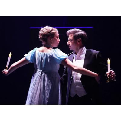 Топ-3 спектаклей ноября: мюзикл, классика и комедия