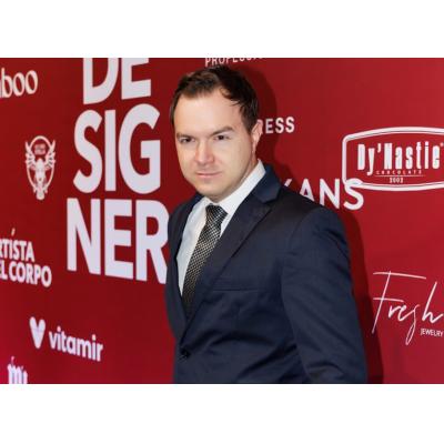 DESIGNER: яркое шоу, меняющее представление о российской моде