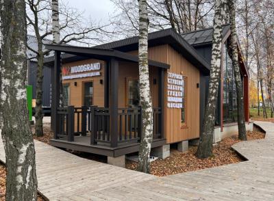 Завод WOODGRAND открыл в Москве шоурум из ДПК собственного производства