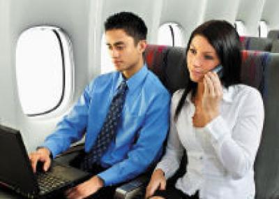 Авиакомпании разрешают мобильные звонки