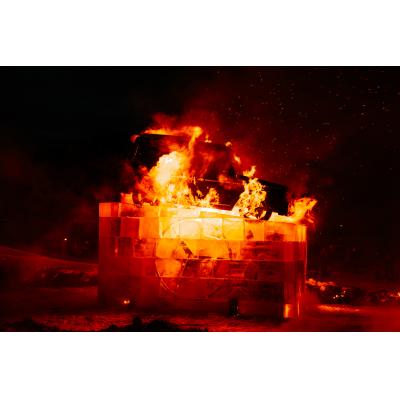 В Тверской области на Масленицу сожгли «Гелендваген» как символ преклонения перед Западом