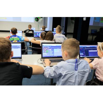 Ребенок и цифровой мир: какие навыки помогут ему не потеряться в будущем