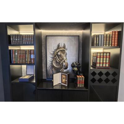 Почему в цифровую эпоху ценятся вещи, к которым хочется прикасаться