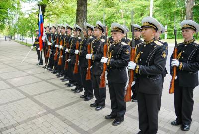 В Калининграде сотрудники военной прокуратуры почтила память участников Великой Отечественной войны