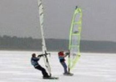 Латвия приглашает туристов на ледовый серфинг