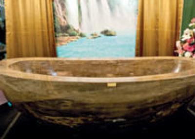 В Дубае продана ванна, изготовленная из драгоценных камней