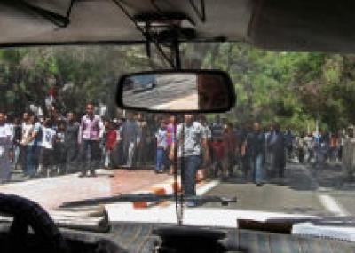 В Египте протестанты задерживают туристические автобусы
