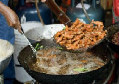 Лучшую в мире уличную еду готовят в Бангкоке