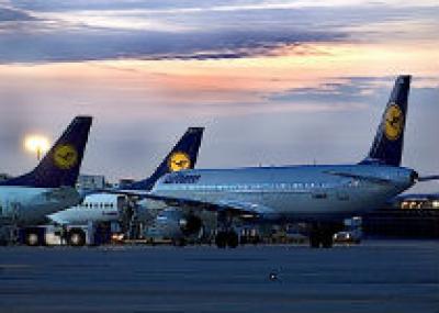 Компания Lufthansa распродает авиабилеты со скидкой делает скидки до 30 ноября