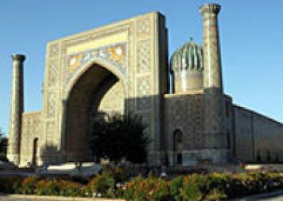 Узбекские власти ввели туристический сбор