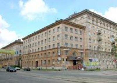 Московское жилье: `сталинские` дома подешевели