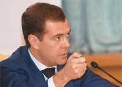 Д.Медведев одобряет создание госкомпании по строительству автодорог