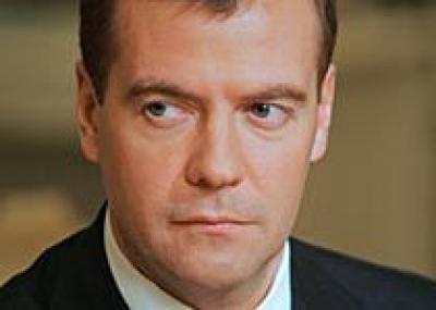 Медведев подписал закон об использовании материнского капитала на погашение ипотеки