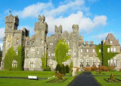 Красивейшая в мире гостиница Ashford Castle продается за полцены