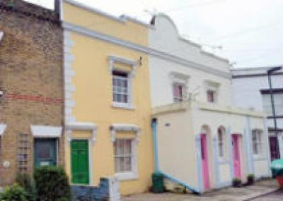 В пригороде Лондона продается дом с могилой хозяев