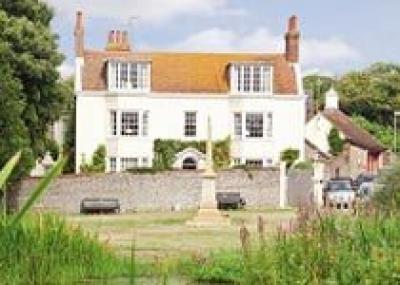 В городке Кирхэм графства Ланкашир в Англии продается дом-мельница
