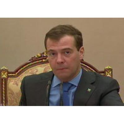 Медведев утвердил создание медицинской информсистемы и выплаты сельским врачам