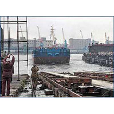 Танкер «Ксения» спущен на воду «Балтийским заводом»