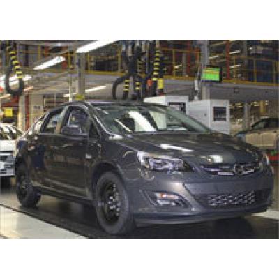В Петербурге началось серийное производство седана Opel Astra