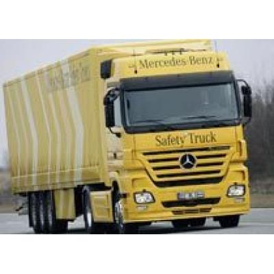Высокие награды для грузовика Mercedes-Benz Actros Safety Truck