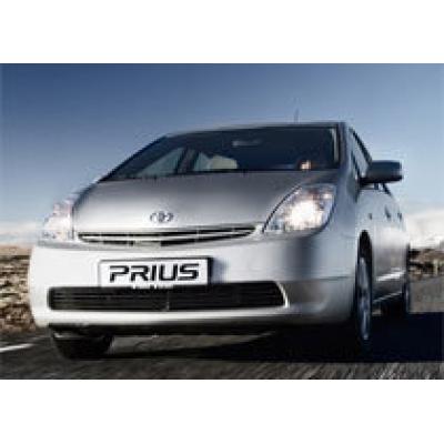 Toyota будет продавать гибриды под брендом Prius