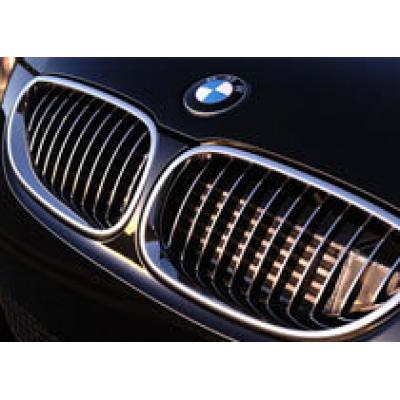 Новый BMW испытывают на полигоне конкурентов