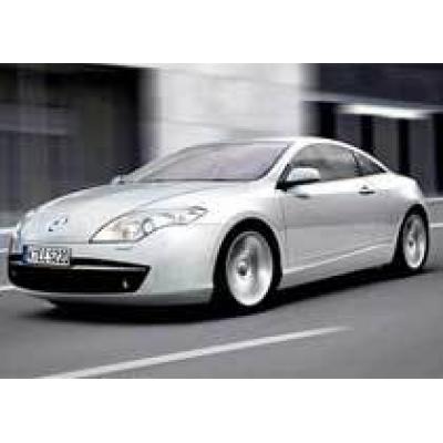 Купе Renault Laguna проходит зимние тесты