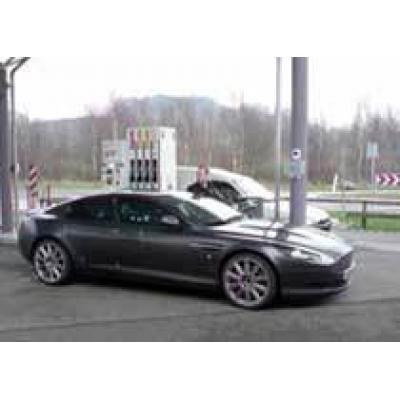 Появились шпионские фотографии `четырехдверного купе` Aston Martin Rapide