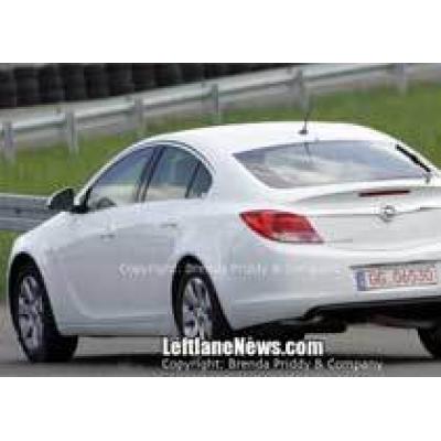 Opel Insignia добавили пятую дверь
