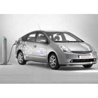Экспериментальный Toyota Prius, подзаряжаемый от розетки полностью сгорел