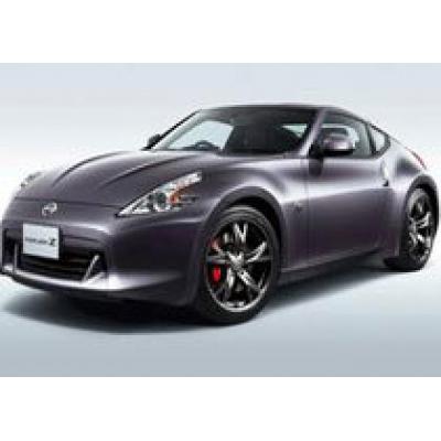 Nissan представляет юбилейную версию спорткара 370 Z