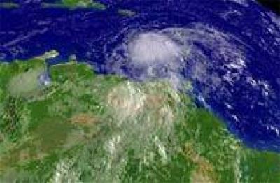 Ураган "Эрнесто" приближается к побережью США