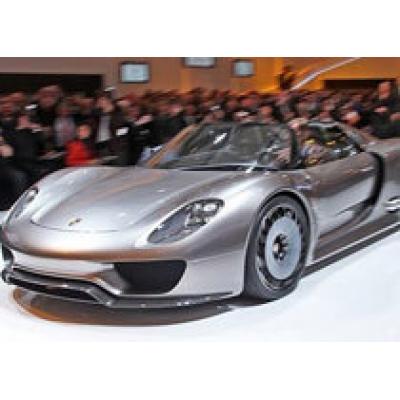 Porsche показал свой гибридный суперкар 918 Spyder в действии