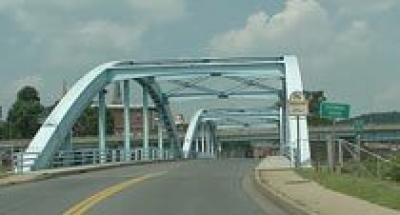 В Вашингтоне демонтирован мост через реку Потомак