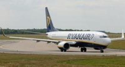 Звонить по мобильнику с самолетов Ryanair можно будет через год