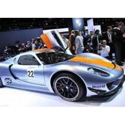 Стартовал Детройтский автосалон: Porsche привез самый экзотичный спорткар за 650 тысяч долларов