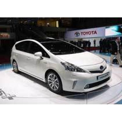 Компания Toyota показала европейскую версию компактвэна Prius
