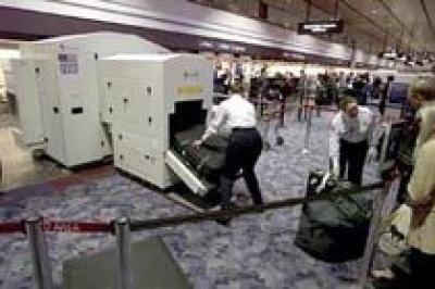 Власти Британии рассчитывают на ослабление мер контроля в аэропортах
