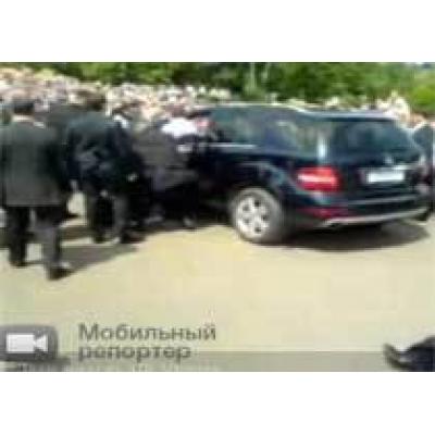 Гляди в оба: у Mercedes Медведева отказали тормоза