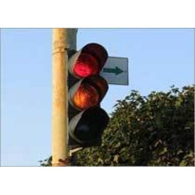 Правый поворот при запрещающем сигнале светофора предлагают разрешить