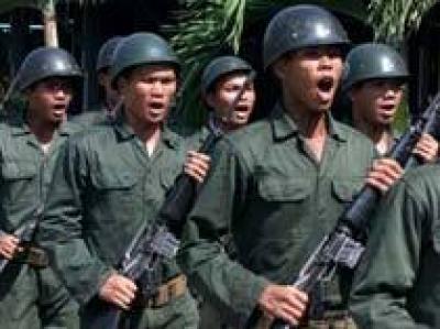 Военным в Таиланде приказано улыбаться