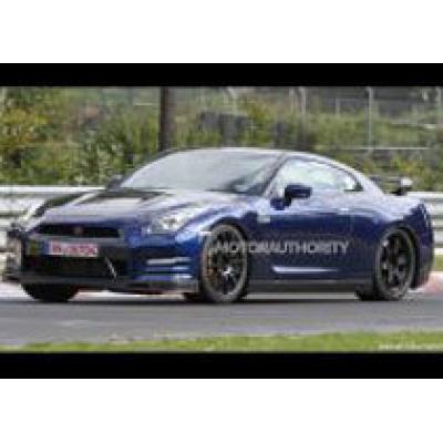 Nissan тестирует новую версию суперкара GT-R