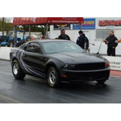 Ford усовершенствовал Mustang для дрэг-рейсинга