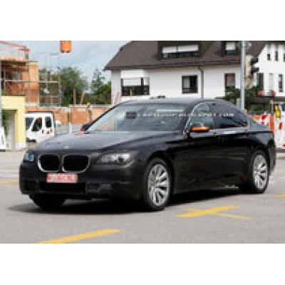 Рестайлинговый BMW 7 серии появится летом