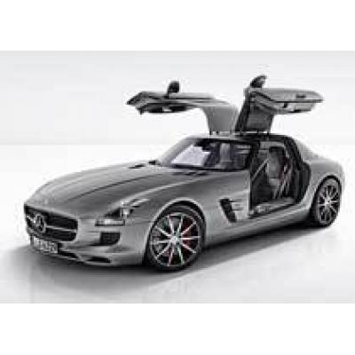 Mercedes-Benz представил «трековый» вариант суперкара SLS AMG